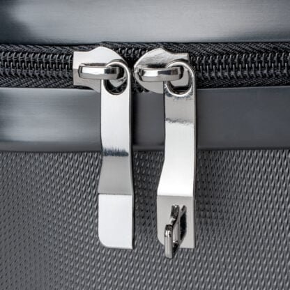 The Dobe´s Suitcase - Series 3 - Image 8